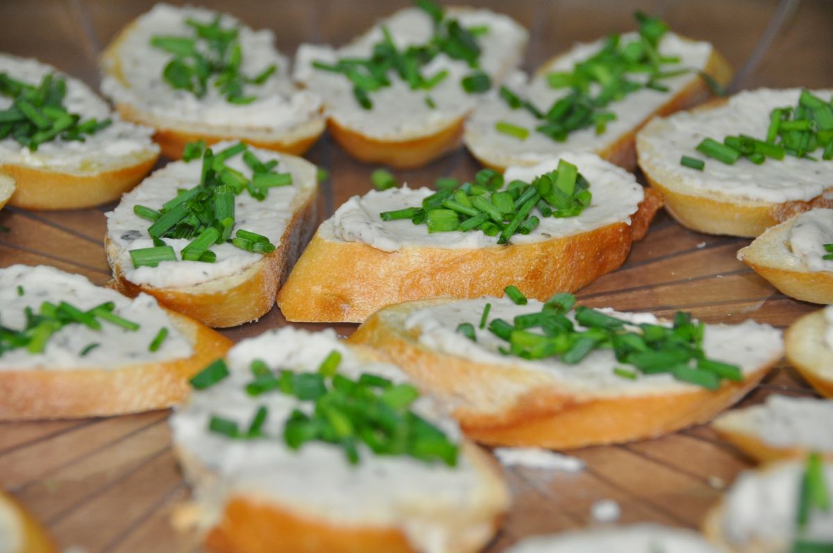 Crostini with White Bean Spread Tangled Up In Food