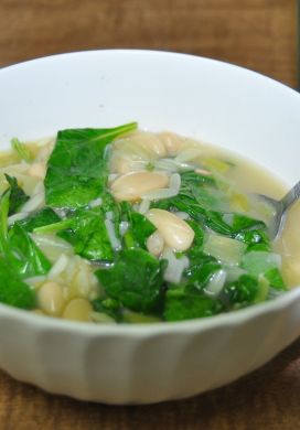Spinach and Leek Bean Soup 