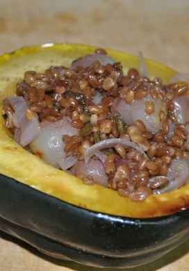 Acorn Squash Stuffed with Wheatberries and Grapes 