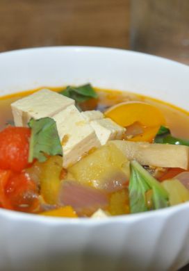 Hot-Sweet-Sour Soup with Tofu and Pineapple 