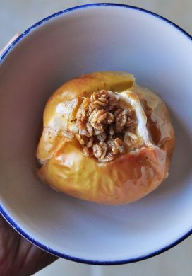 Baked Apple with Oatmeal and Maple Syrup