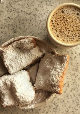 Beignets and cafe au lait, Cafe du Monde