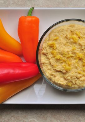 Lemon Flax Hummus with Peppers