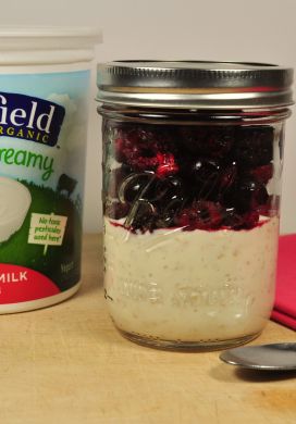 Overnight Oats with Yogurt and Berries