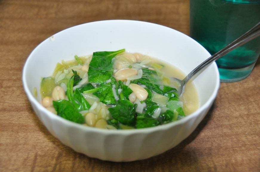 Spinach and Leek Bean Soup 