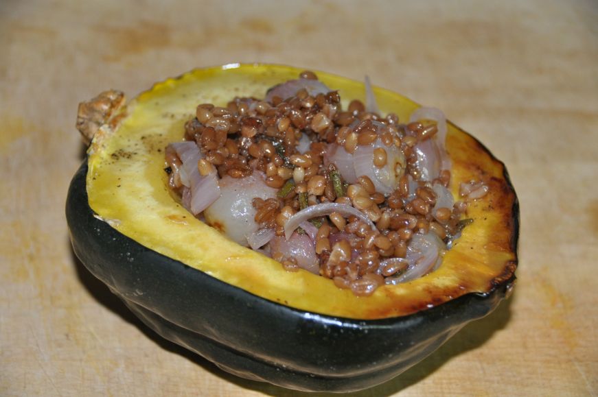 Acorn Squash Stuffed with Wheatberries and Grapes 