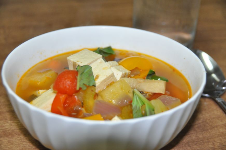 Hot-Sweet-Sour Soup with Tofu and Pineapple 