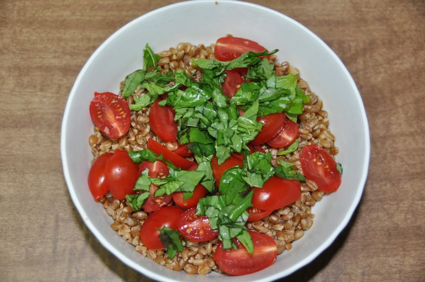 Wheat Berries with Tomatoes and Basil