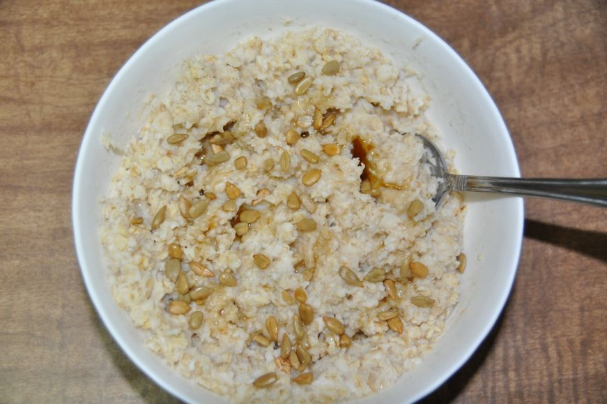 Oatmeal with Maple Syrup and Sunflower Seeds
