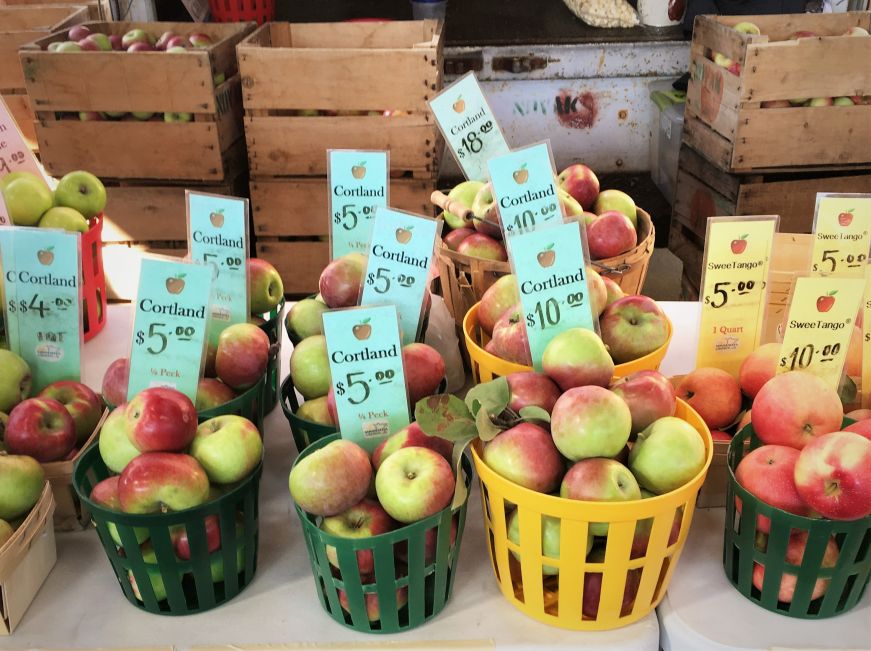 Apples at St. Paul Farmer's Market