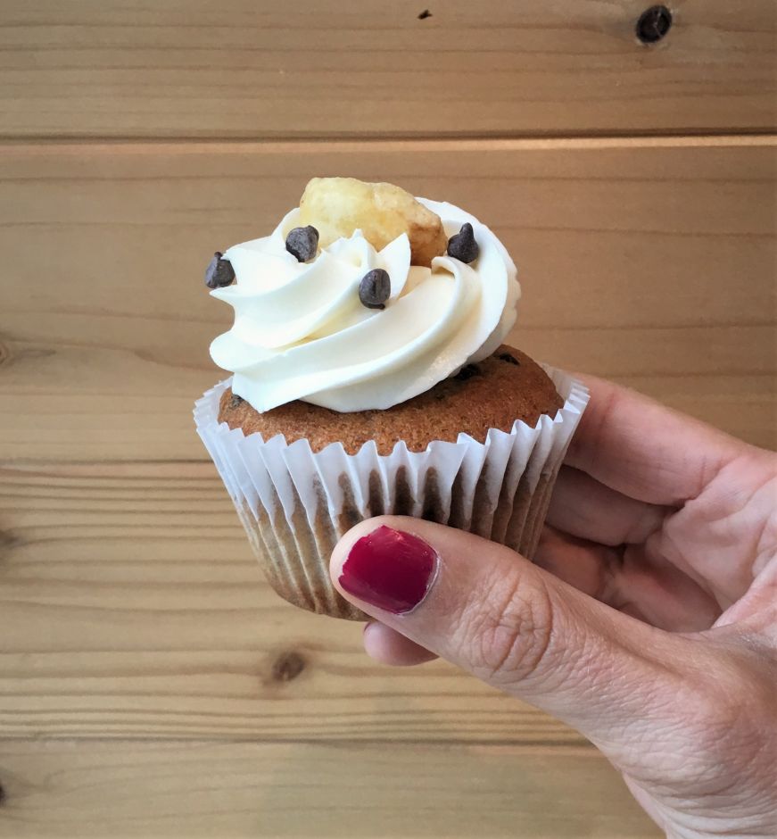 Banana chocolate chip cupcake, Sweet Velvet Cake Company, Janesville