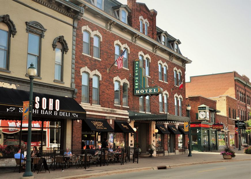 Black Hawk Hotel, Cedar Falls