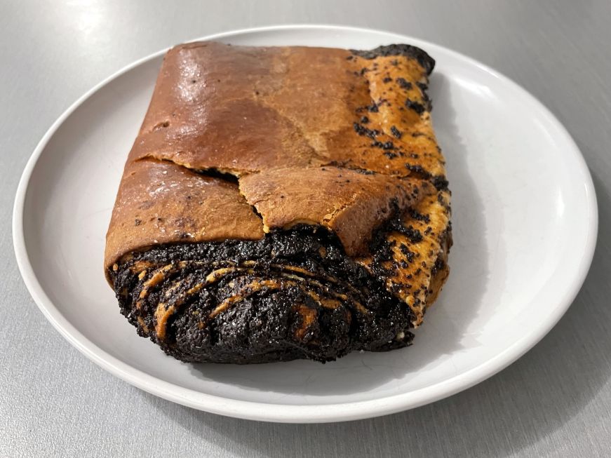 Poppy seed kokosh, Boulangerie Cheskie, Montreal Rolled pastry filled with poppy seeds