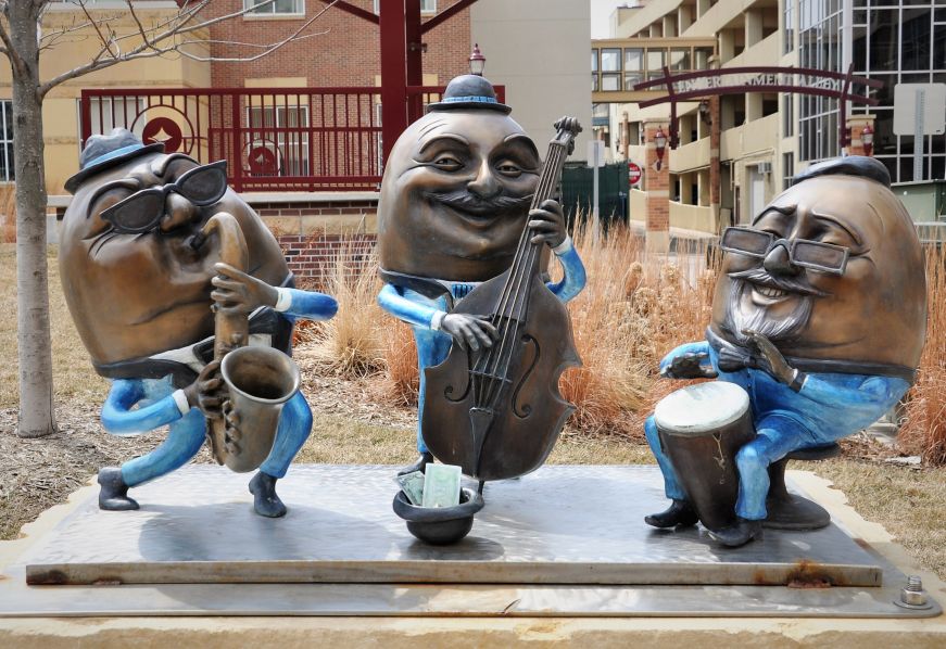 Jam'n Eggs CityArt Sculpture, Mankato