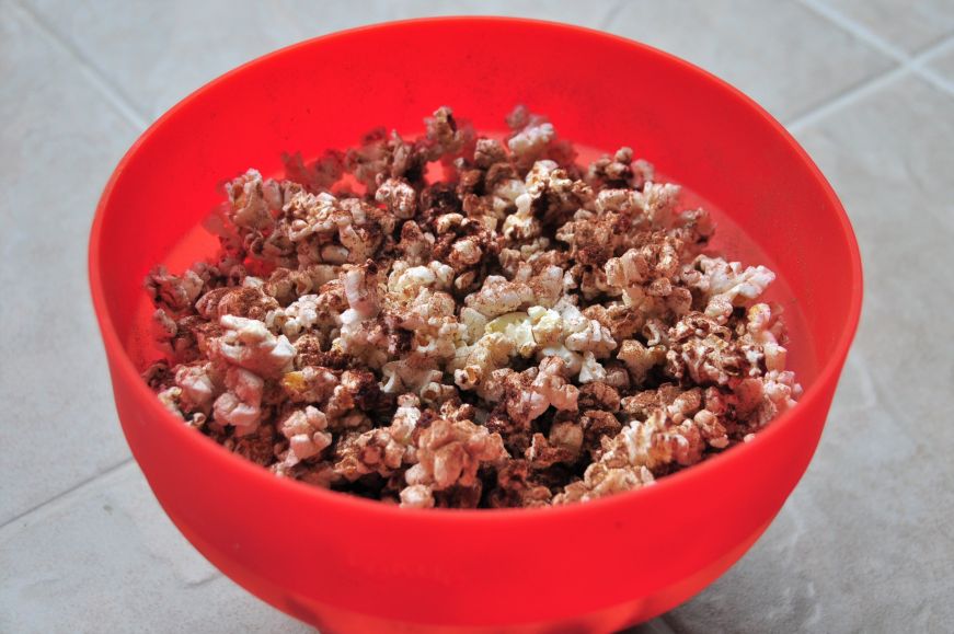 Cocoa-dusted Popcorn with Coconut and Cinnamon