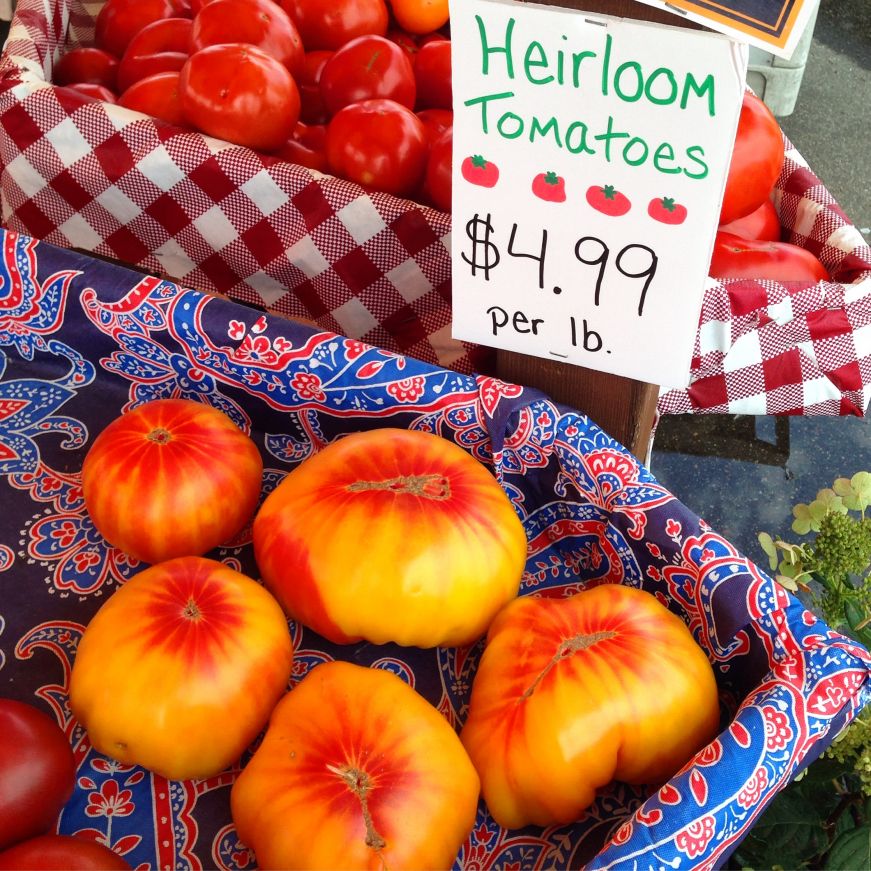 Heirloom tomatoes at farmstand