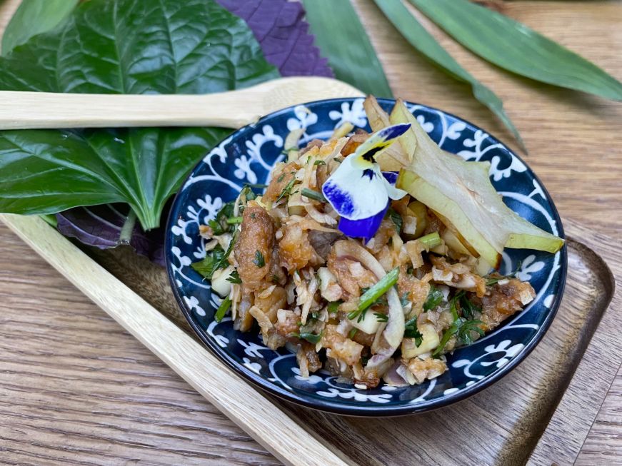 Pun paa, Gai Noi, Minneapolis Bowl of crispy fish pieces with lettuce leaves on the side