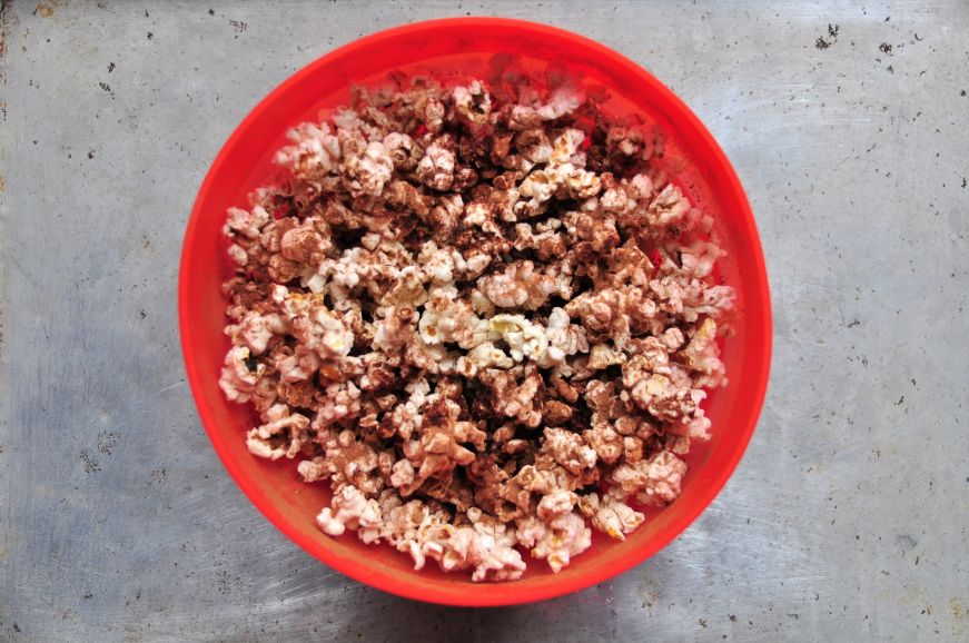 Cocoa-dusted Popcorn with Coconut and Cinnamon
