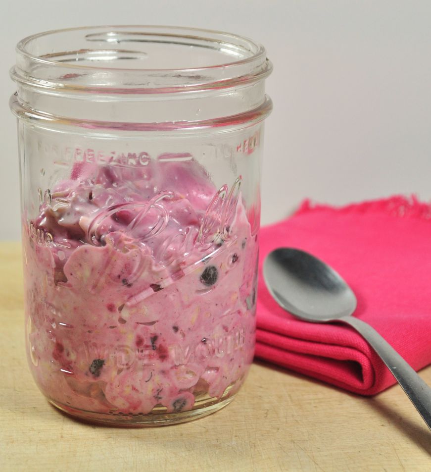 Overnight Oats with Yogurt and Berries