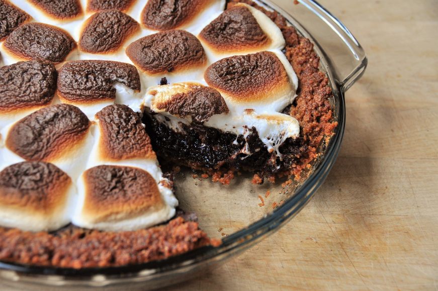 S'mores Brownie Pie with Cereal Crust 