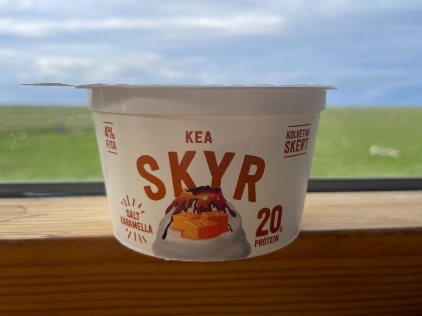 Individual cup of Kea Skyr Salt Karamella