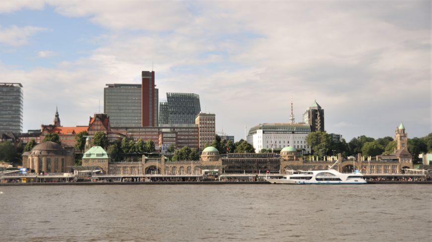 Landungsbruecken Terminal Building Hamburg