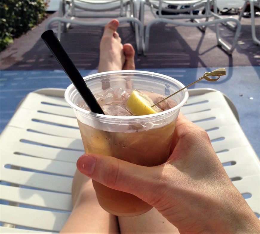 Long Island Ice Tea, Petals Pool Bar