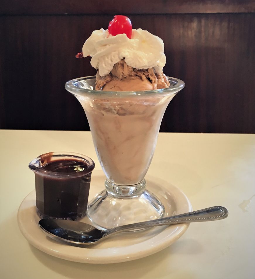 Mississippi Marvel sundae, Lagomarcino's, Moline