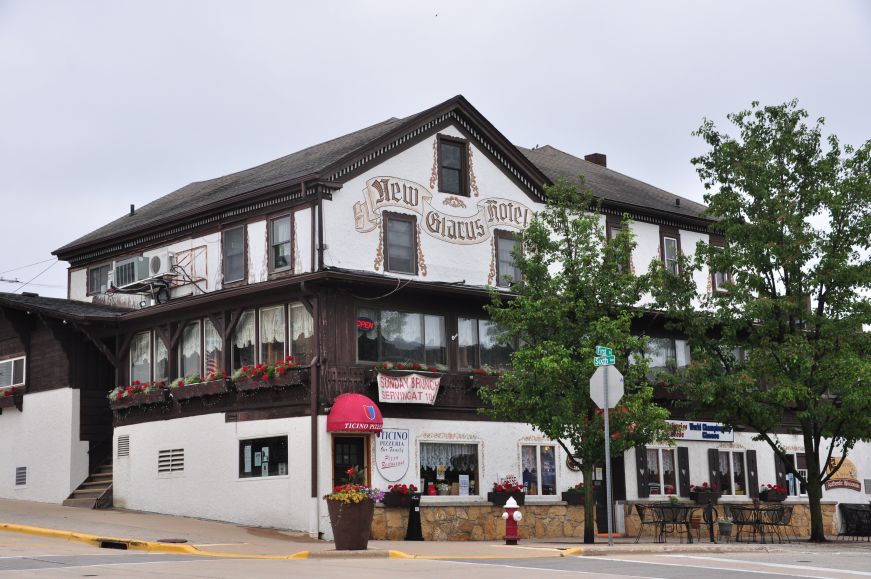 New Glarus Hotel