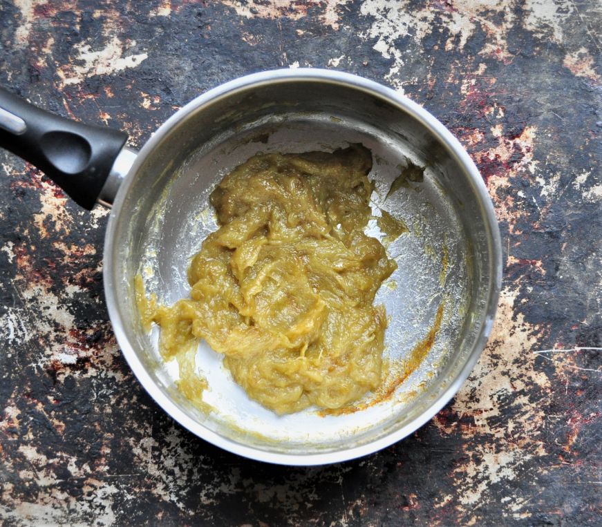 Rhubarb filling in a saucepan