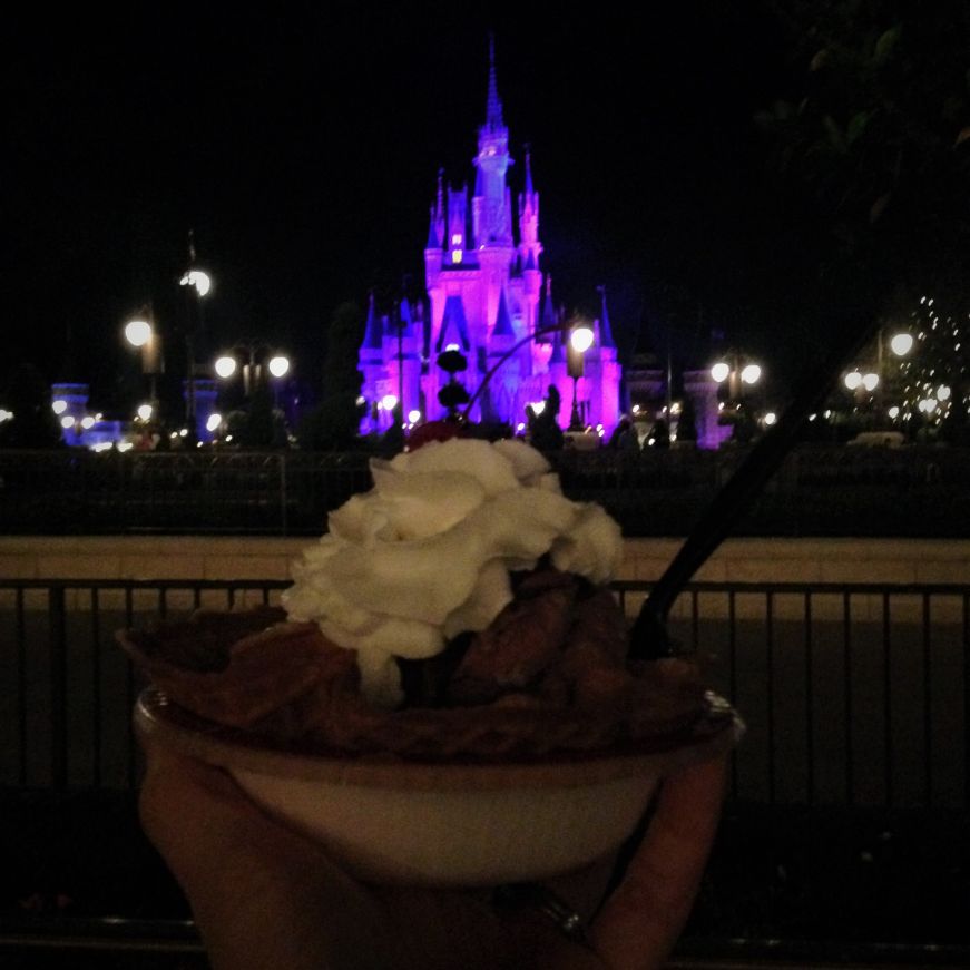 Sundae, Plaza Ice Cream Parlor, Magic Kingdom