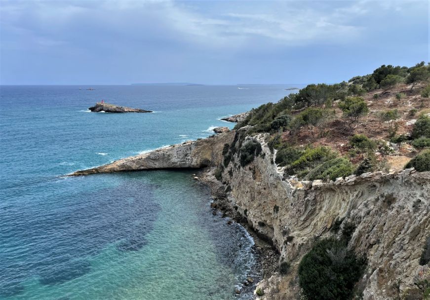 Rocky ocean coastline