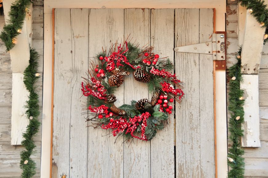Christmas wreath on door, Amana Colonies
