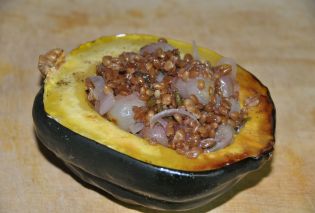 Acorn Squash Stuffed with Wheatberries and Grapes 