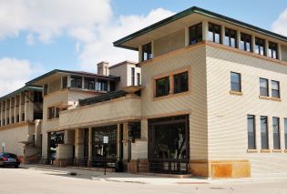 Exterior of Historic Park Inn, Mason City, Iowa