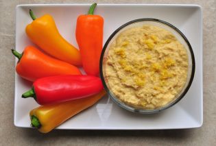 Lemon Flax Hummus with Peppers