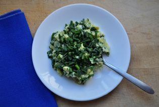 Scrambled Eggs with Spinach and Chives