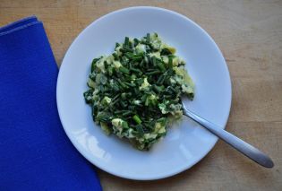 Scrambled Eggs with Spinach and Chives